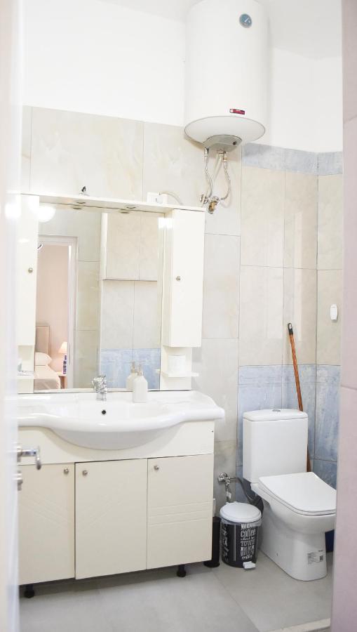 Apartment Center 5 - Way *